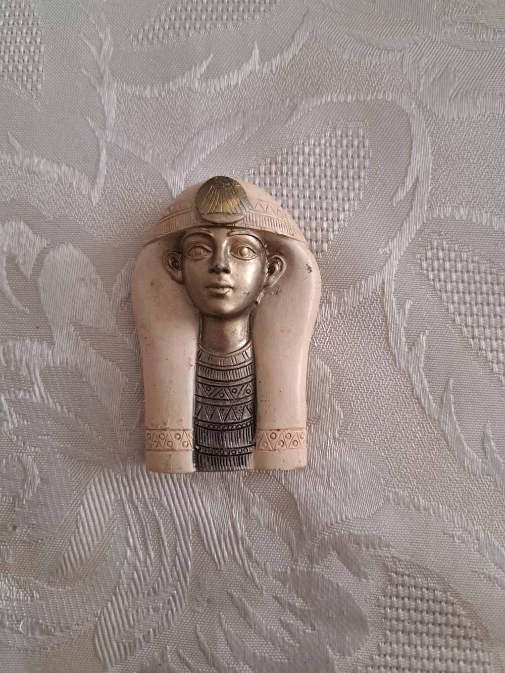 Ancient Egyptian Pharaoh Head Fridge Magnet in Ivory & Gold Tones.